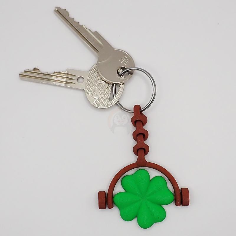 Přívěsek na klíče Čtyřlístek v půlkruhu