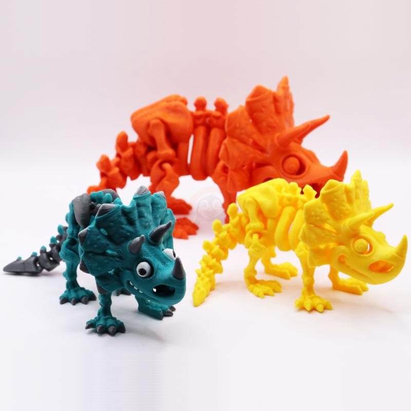 Kostra Triceratopse s očima