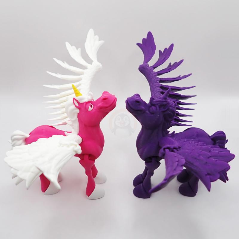 Okřídlený jednorožec se zavřenými ústy