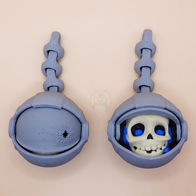 Přívěsek na klíče Lebka Astronauta