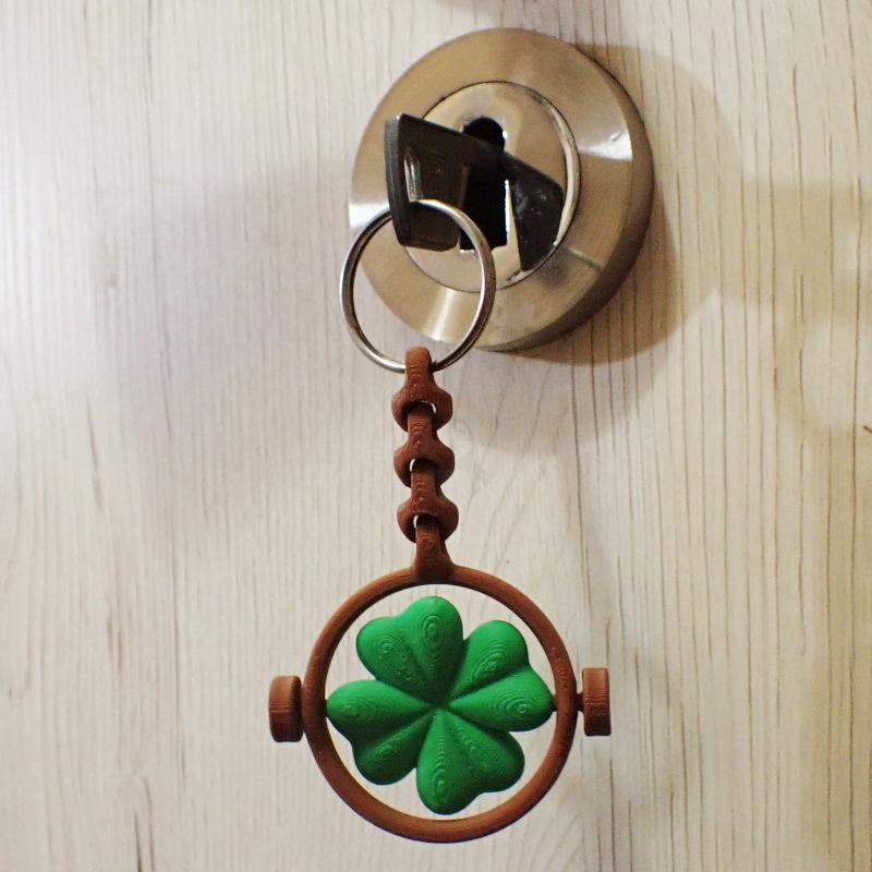 Přívěsek na klíče Čtyřlístek v kruhu