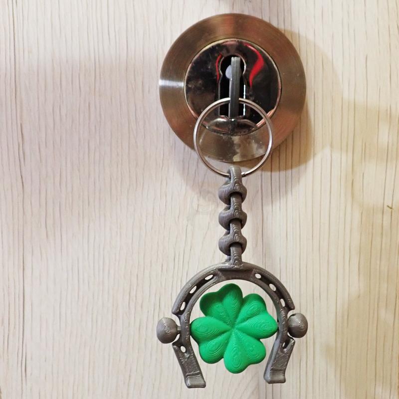 Přívěsek na klíče Čtyřlístek v podkově