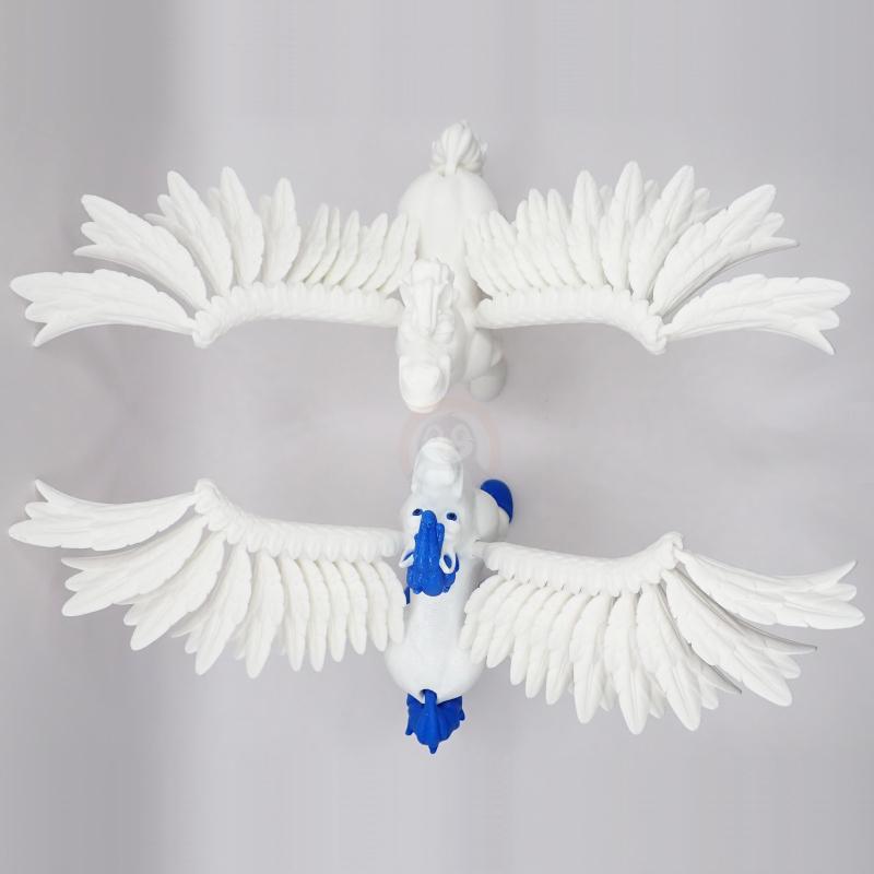 Pegas se zavřenými ústy