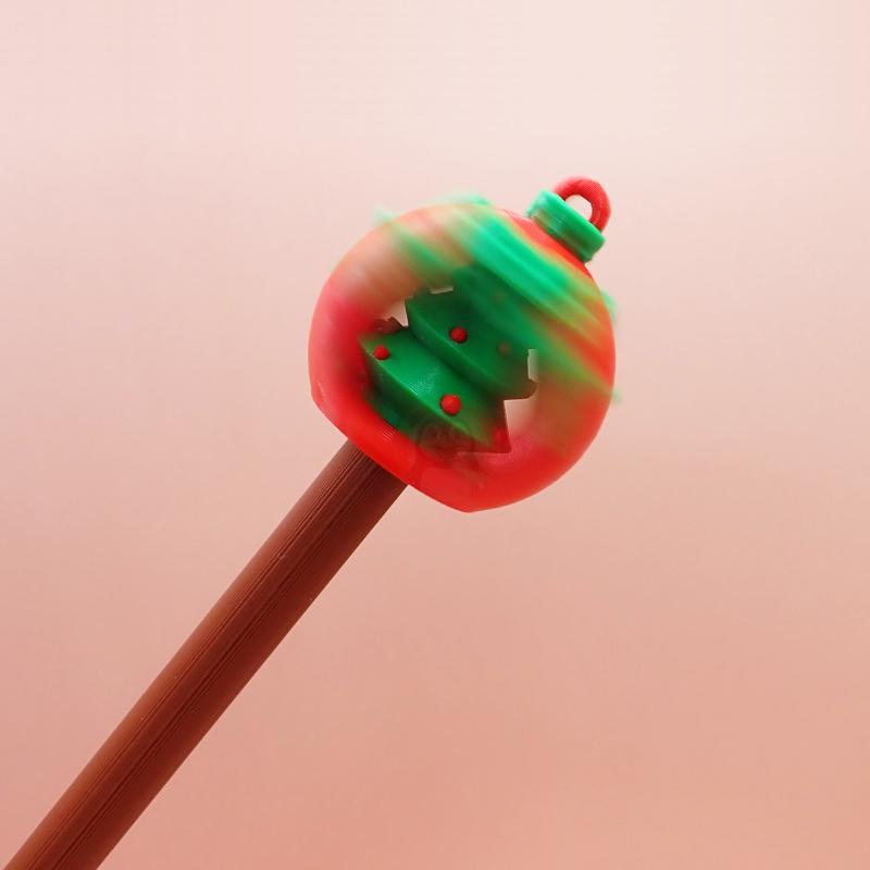 Ozdoba na tužku Stromeček