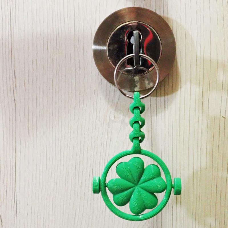 Přívěsek na klíče Čtyřlístek v kruhu