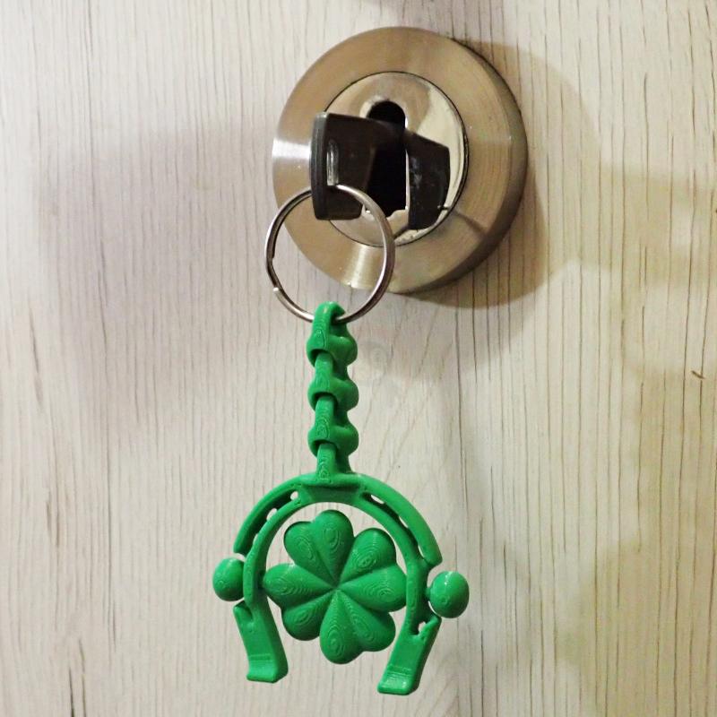 Přívěsek na klíče Čtyřlístek v podkově