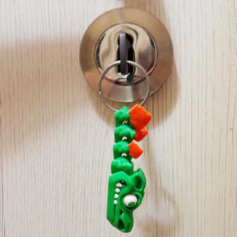 Přívěsek na klíče Stegosaurus s očima