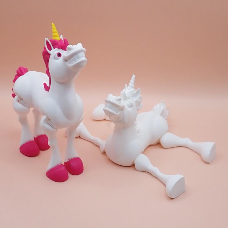 Jednorožec s otevřenými ústy