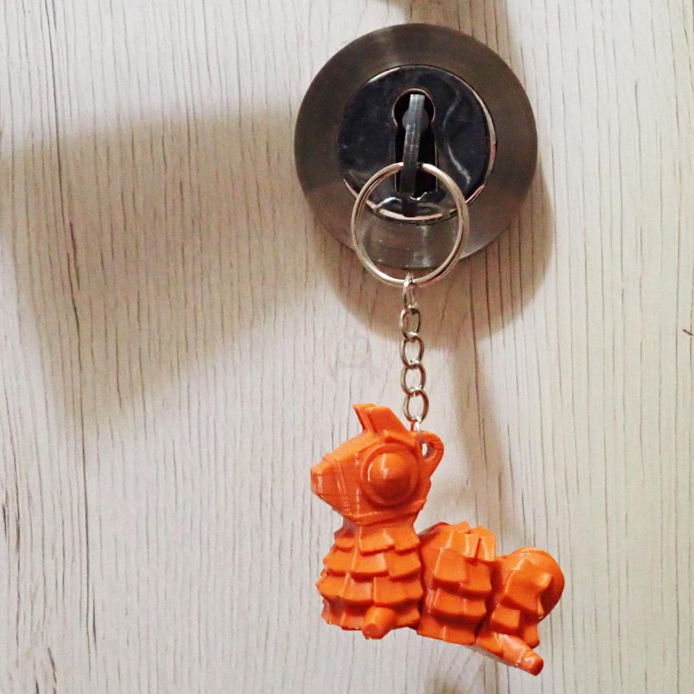 Přívěsek na klíče Piňata