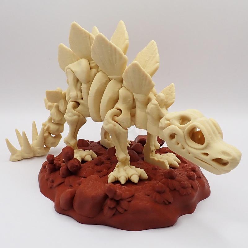 Stojan ke kostře Stegosaura