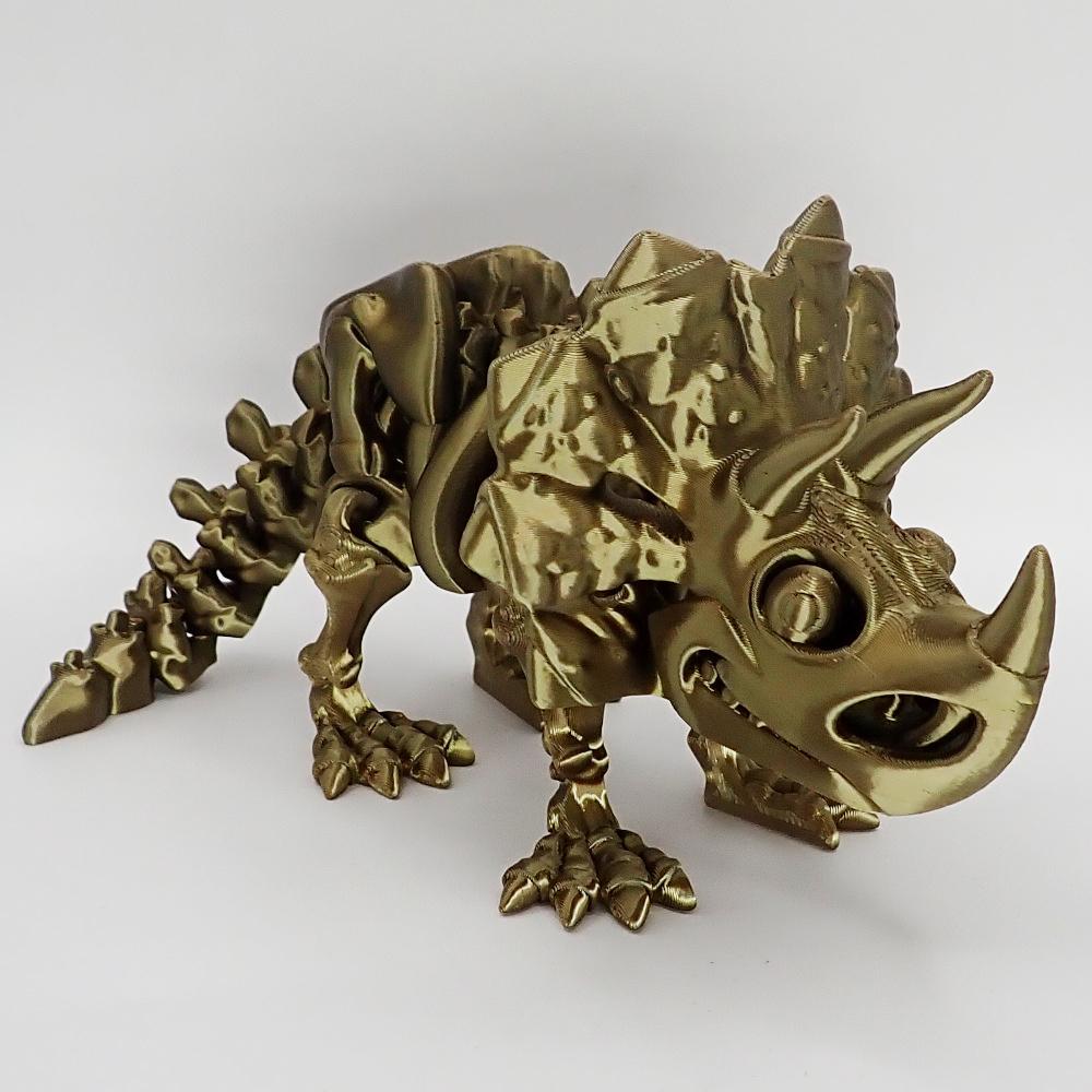 Kostra Triceratopse s očima