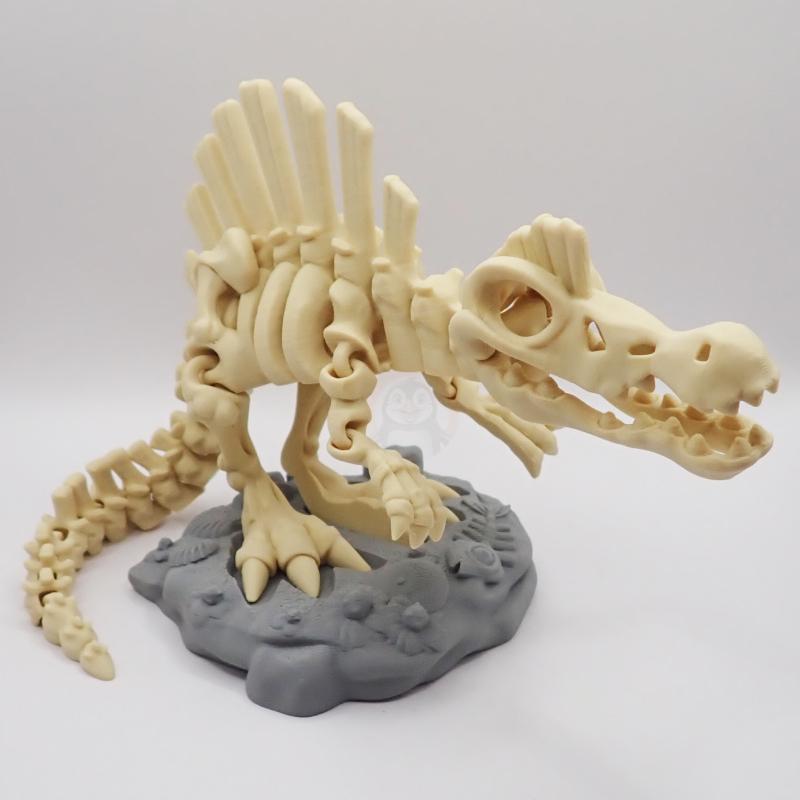 Stojan ke kostře Spinosaura