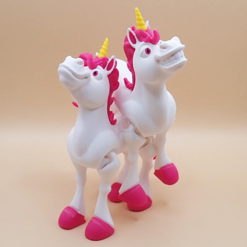 Jednorožec s otevřenými ústy